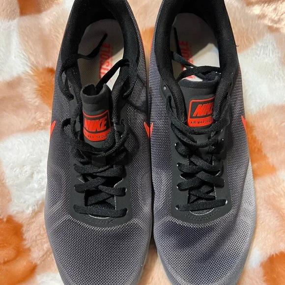 Nike Airmax  *mismatched* - Picture 3 of 8